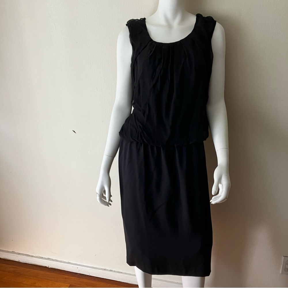 Lafayette 148 sample piece dress in black silk w/elastic waist